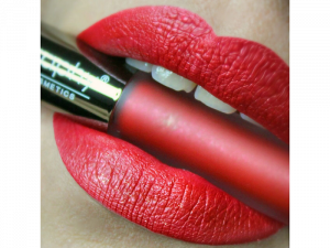 Bodyography Lip Lava – Стойкая Губная помада (Strawberry Moon #9612)